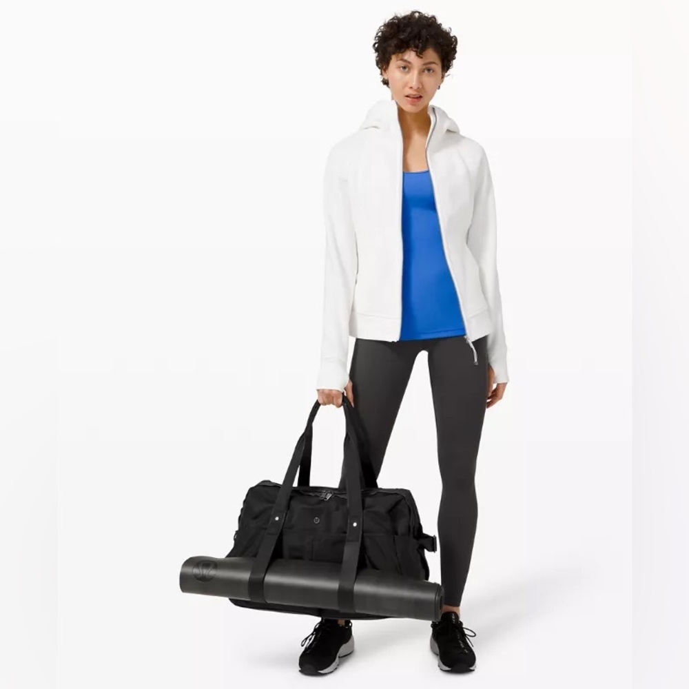 Lululemon all day Duffel Bag - Picture 2 of 16
